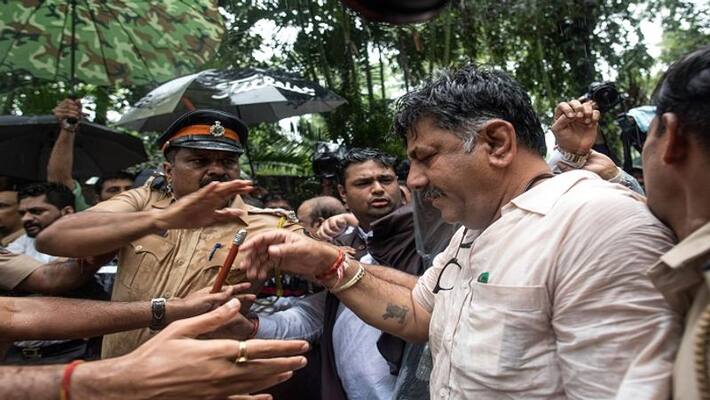 Money laundering case: Congress' DK Shivakumar appears before ED in Delhi for interrogation AJR Money laundering case: Congress' DK Shivakumar appears before ED in Delhi for interrogation AJR