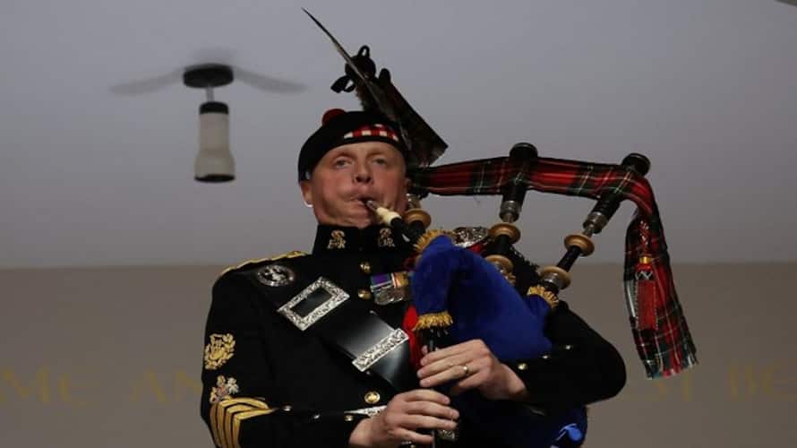 'Sleep, Dearie, Sleep' Queen Elizabeth's piper, who woke her up every