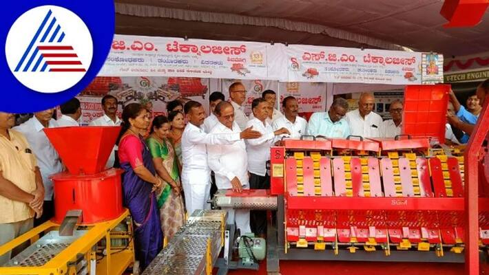 Farmers attention is attracted by Agricultural Machinery Fair at davanagere gow Farmers attention is attracted by Agricultural Machinery Fair at davanagere gow
