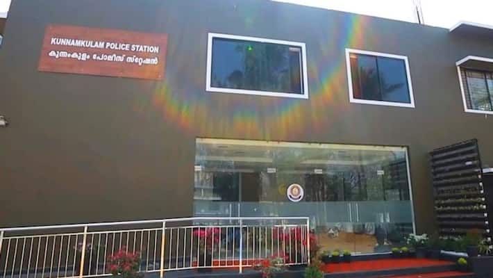 kunnamkulam Police arrested man for misbehaving with daughter kunnamkulam Police arrested man for misbehaving with daughter