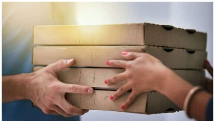 food delivery agent kisses teenager in pune zomato says its not theirs food delivery agent kisses teenager in pune zomato says its not theirs