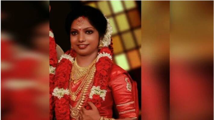 Women commit suicide in kollam on the day of husbands return to home from abroad Women commit suicide in kollam on the day of husbands return to home from abroad