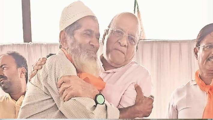gujarat assembly elections before 300 muslims and congress workers join bjp in muslim majority village bharuch kpr gujarat assembly elections before 300 muslims and congress workers join bjp in muslim majority village bharuch kpr