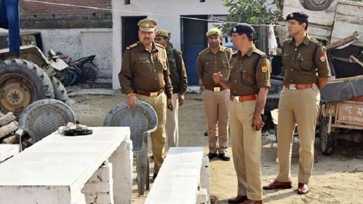 Saharanpur Teacher student body found hanging teacher had escaped from home with minor student 17 days ago Saharanpur Teacher student body found hanging teacher had escaped from home with minor student 17 days ago
