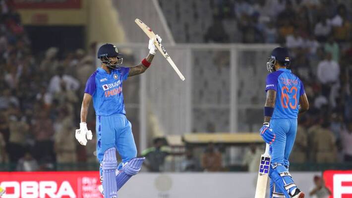 Fans roasts KL Rahul for posting Personal Milstone pictures after India's loss Fans roasts KL Rahul for posting Personal Milstone pictures after India's loss
