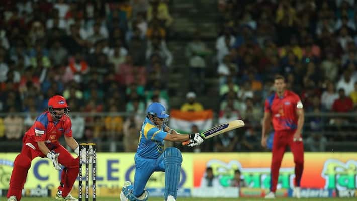 Are We In 1998, Sachin Tendulkar Dances Down The Track, Smashes Huge Six Are We In 1998, Sachin Tendulkar Dances Down The Track, Smashes Huge Six