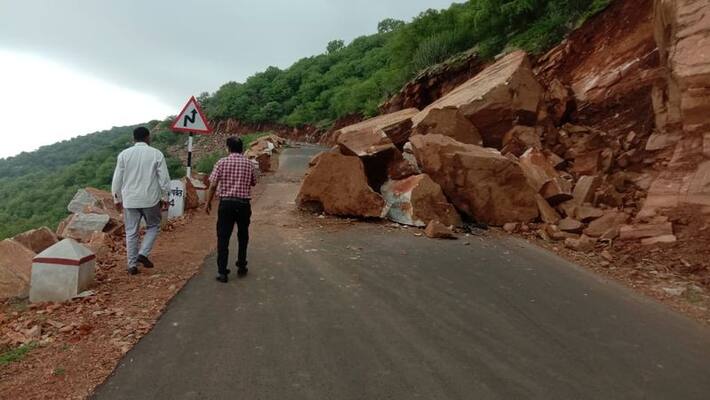 jaipur news almost 2000 passengers stuck in landslide in uttarakhand rajasthan government issue helpline number asc jaipur news almost 2000 passengers stuck in landslide in uttarakhand rajasthan government issue helpline number asc