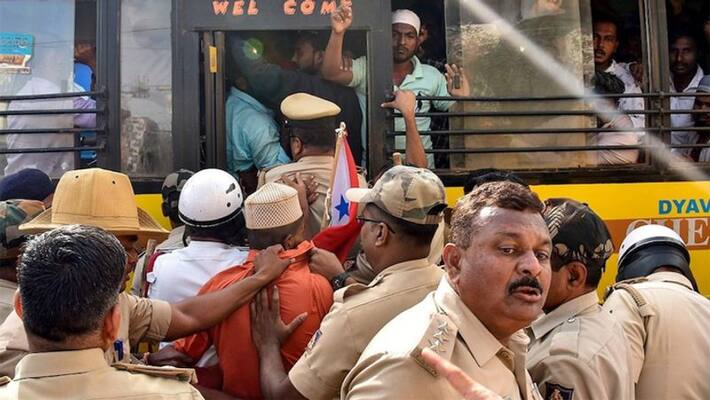 Pakistan zindabad slogans raised in pune during PFI and Islamic outfit protest against NIA and state police raids ckm Pakistan zindabad slogans raised in pune during PFI and Islamic outfit protest against NIA and state police raids ckm