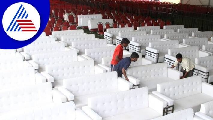 The Hubli-Dharwad Metropolitan Corporation asked for a quotation after putting a pendal rav The Hubli-Dharwad Metropolitan Corporation asked for a quotation after putting a pendal rav