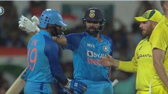 IND vs AUS 2nd T20I Watch This is how Rohit Sharma reacted to Dinesh Karthik finished of in style IND vs AUS 2nd T20I Watch This is how Rohit Sharma reacted to Dinesh Karthik finished of in style