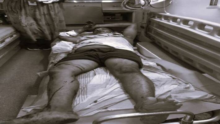 Blade Batch attacks Lorry driver in Vijayawada Rural Blade Batch attacks Lorry driver in Vijayawada Rural