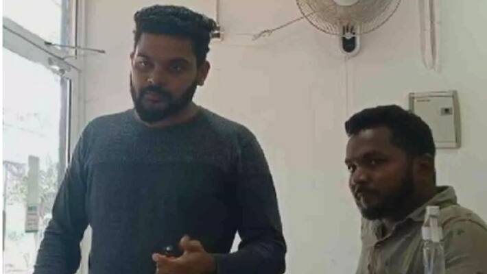 During the PFI hartal, a shop owner in Kerala defies the activists' threats. During the PFI hartal, a shop owner in Kerala defies the activists' threats.