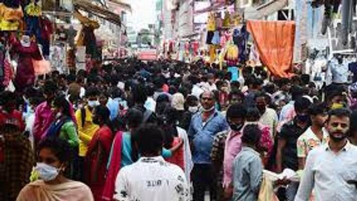 1 in 3 households may spend over Rs 10K this festival season: Survey 1 in 3 households may spend over Rs 10K this festival season: Survey