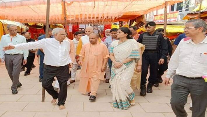 Before Navratri CM Yogi Adityanath reached Vindhya Dham inspected the corridor Before Navratri CM Yogi Adityanath reached Vindhya Dham inspected the corridor