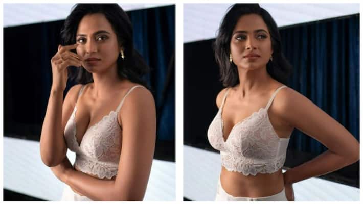 Ramya Pandian latest glamour look photos Ramya Pandian latest glamour look photos