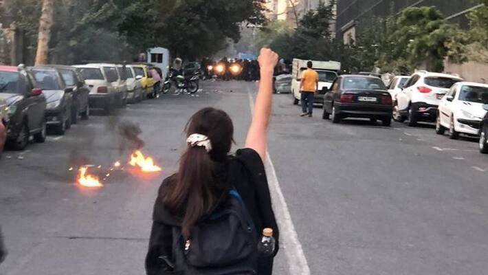 Shia commander rapes Sunni girl Iran smolders Mob sets government offices on fire 36 killed in police firing san Shia commander rapes Sunni girl Iran smolders Mob sets government offices on fire 36 killed in police firing san