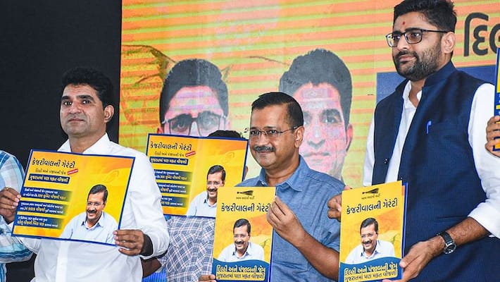 Gujarat Election 2022: Political observers shed light on how Kejriwal turned narrative into AAP versus BJP snt Gujarat Election 2022: Political observers shed light on how Kejriwal turned narrative into AAP versus BJP snt