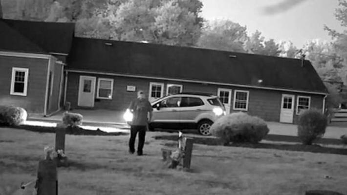 man peeing ex wifes grave everyday man peeing ex wifes grave everyday