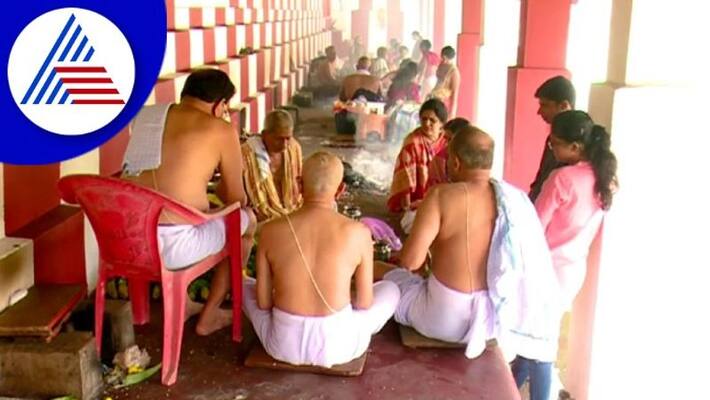 Mahalaya Amavasya many people did Pitru Paksha at gokarna gow Mahalaya Amavasya many people did Pitru Paksha at gokarna gow