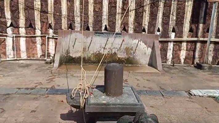ysr cheyutha program tent ropes being tied to a shiva lingam in east godavari district video goes viral ysr cheyutha program tent ropes being tied to a shiva lingam in east godavari district video goes viral