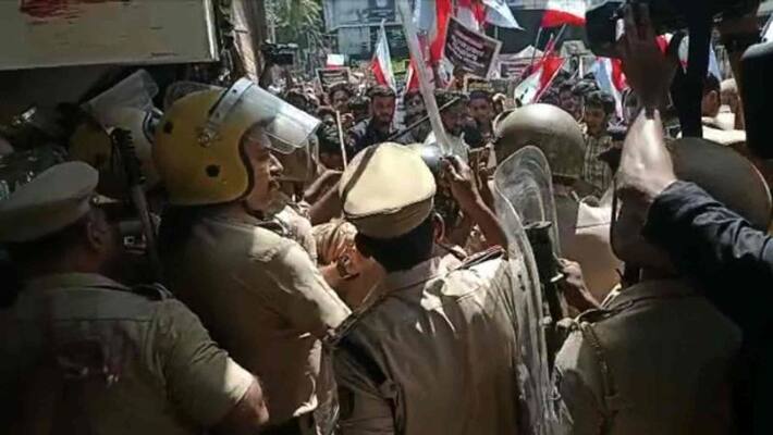 clash erupted in SIO march on hijab issue clash erupted in SIO march on hijab issue