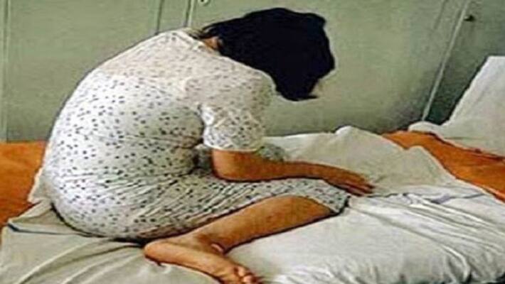 Varanasi French girl fainted after drinking intoxicating beer victim found in this condition after regaining consciousness Varanasi French girl fainted after drinking intoxicating beer victim found in this condition after regaining consciousness
