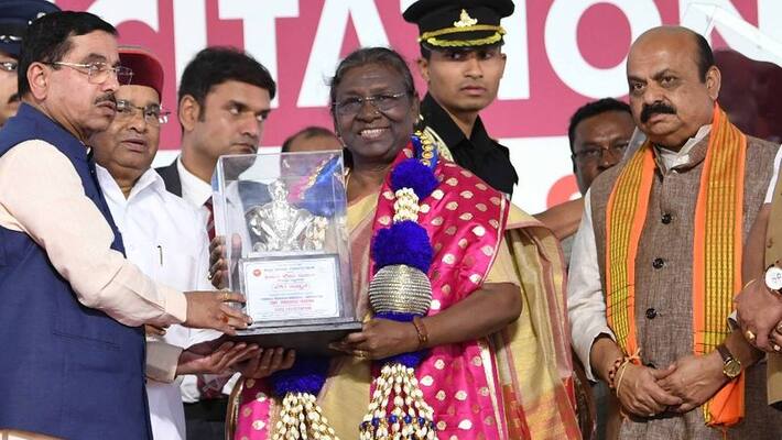 President Draupadi was honored by the Hubli Corporation rav President Draupadi was honored by the Hubli Corporation rav