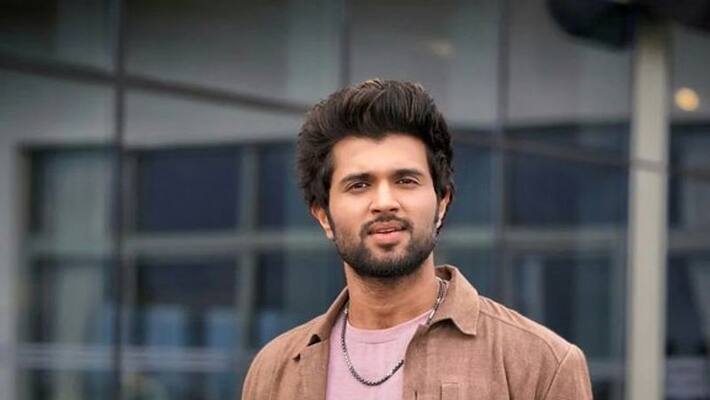 Liger money laundering probe; Vijay Deverakonda appears before ED sgk Liger money laundering probe; Vijay Deverakonda appears before ED sgk