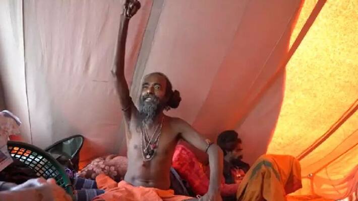 monk claims that he keeps his raised hand still for 10 years monk claims that he keeps his raised hand still for 10 years