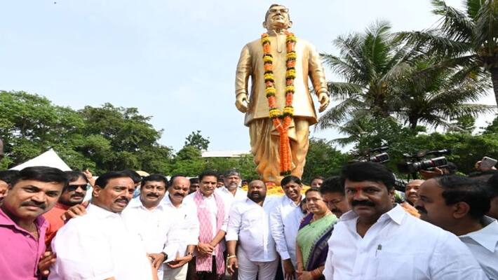 Minister KTR Unveiled Konda laxman bapuji statue at jala drushyam Minister KTR Unveiled Konda laxman bapuji statue at jala drushyam
