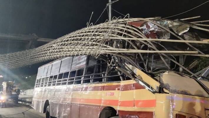 Iron bars fell on city bus, 3 people including driver were seriously injured Iron bars fell on city bus, 3 people including driver were seriously injured