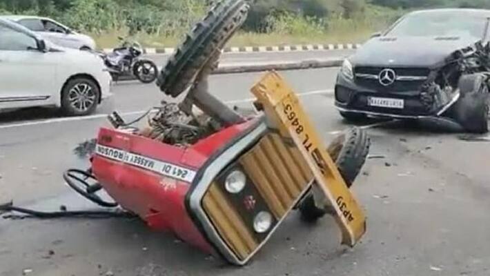 Accident near Andhra Pradesh's tirupati, Tractor breaks into two parts after hitting Mercedes Benz car akb Accident near Andhra Pradesh's tirupati, Tractor breaks into two parts after hitting Mercedes Benz car akb