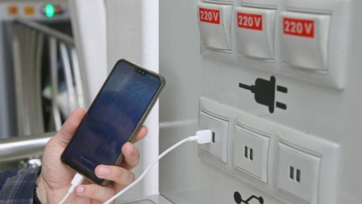 Juice Jacking, Charging the phone in a public place can be dangerous kpg Juice Jacking, Charging the phone in a public place can be dangerous kpg