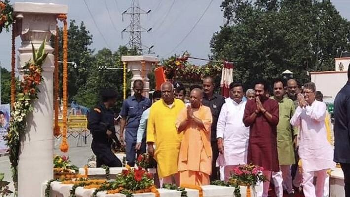 PM Modi and CM Yogi dedicated Asias biggest Veena to the nation on the birthday of Lata Mangeshkar PM Modi and CM Yogi dedicated Asias biggest Veena to the nation on the birthday of Lata Mangeshkar
