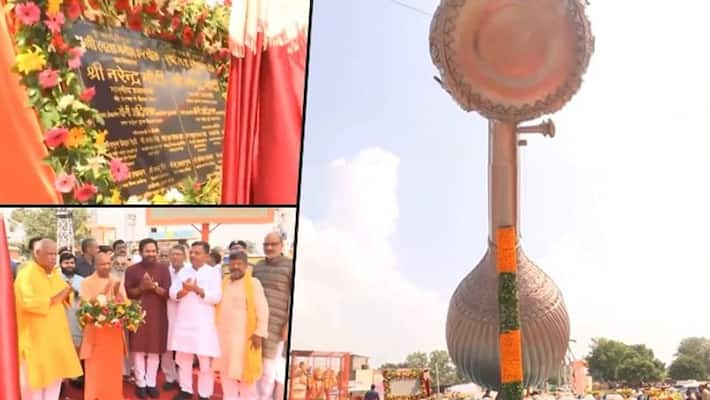 CM Yogi Adityanath inaugurates Lata Mangeshkar Chowk in Ayodhya; PM Modi recalls memories AJR CM Yogi Adityanath inaugurates Lata Mangeshkar Chowk in Ayodhya; PM Modi recalls memories AJR