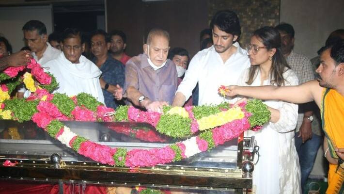 indira devi last rites have been completed krishna mahesh emotional indira devi last rites have been completed krishna mahesh emotional