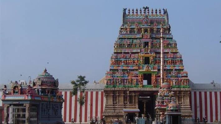 Why is the temple walls painted red and white? Why is the temple walls painted red and white?