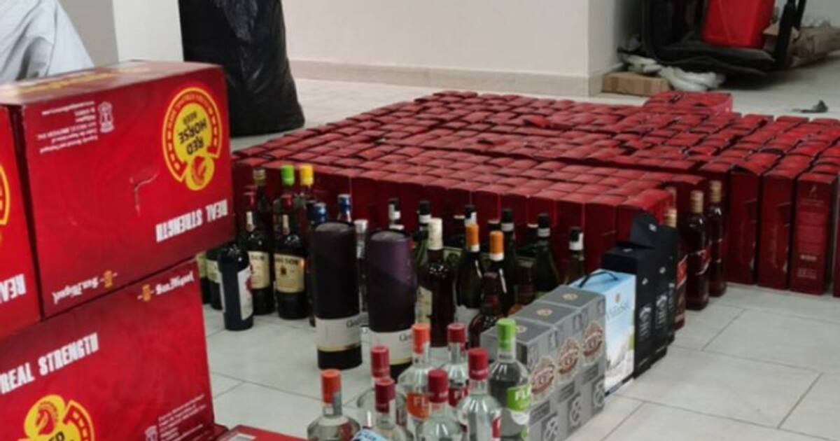 நாகையில் அதிகாரிகளை கண்டதும் ஓட்டம் பிடித்த பெண் சாராய வியாபாரி