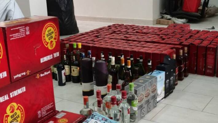 rs 25 lakh worth alcohol and luxury car seized in nagapattinam rs 25 lakh worth alcohol and luxury car seized in nagapattinam