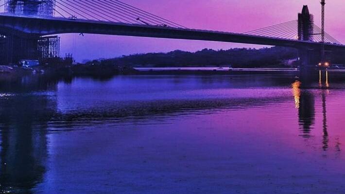Woman jumps into Durgam Cheruvu lake From Cable bridge Woman jumps into Durgam Cheruvu lake From Cable bridge