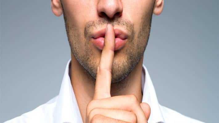 relationship 5 signs a man is pretending to love you NTP relationship 5 signs a man is pretending to love you NTP