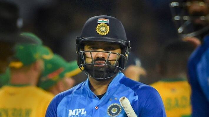 Rohit Sharma sets unwanted record after falling for duck against South Africa in 3rd T20I kvn Rohit Sharma sets unwanted record after falling for duck against South Africa in 3rd T20I kvn