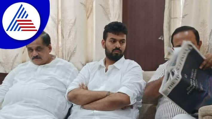 Mayor Eresha Anchatageri Dharwad Amit Shah says deepak congress leader rav Mayor Eresha Anchatageri Dharwad Amit Shah says deepak congress leader rav