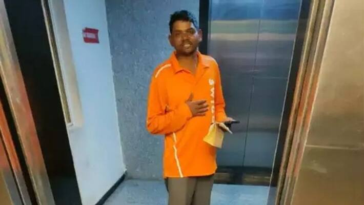 swiggy delivery guy walks barefoot and the reason makes all sad swiggy delivery guy walks barefoot and the reason makes all sad