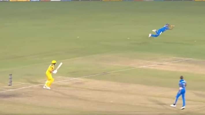 road safety series suresh raina takes amazing catch see this viral video mda road safety series suresh raina takes amazing catch see this viral video mda