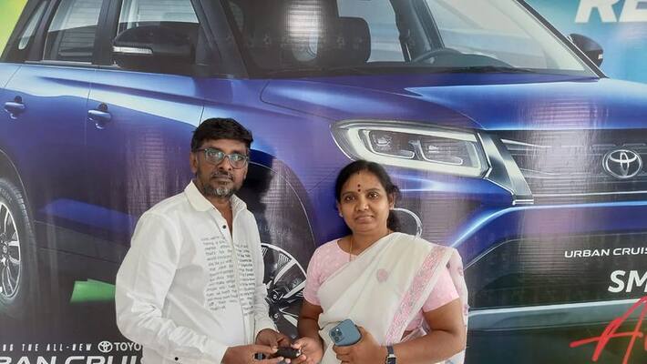 The producer gifted a car to the Aadhaar movie director The producer gifted a car to the Aadhaar movie director