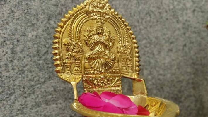 Do you know the reason why all houses have kamakshi lamp? Do you know the reason why all houses have kamakshi lamp?