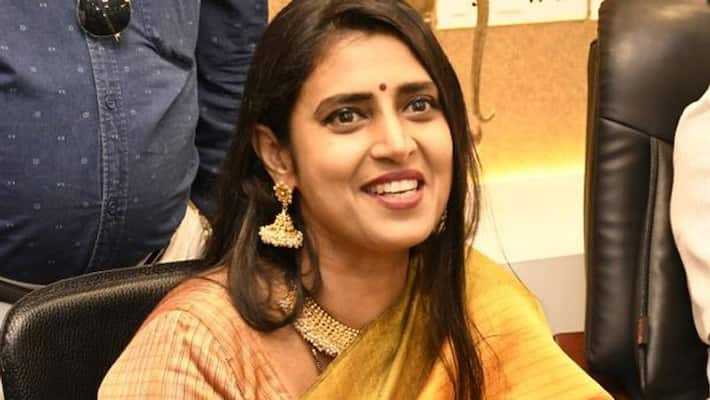 DMK is growing the RSS organization among the people.. Actor Kasthuri DMK is growing the RSS organization among the people.. Actor Kasthuri