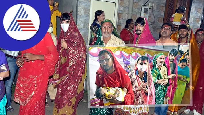 These Gujarati Men Doing Garba In Saree, Following Age old Tradition Vin These Gujarati Men Doing Garba In Saree, Following Age old Tradition Vin