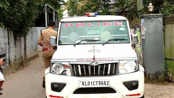 income tax employee allegedly attacked by bjp district secretary in palakkad income tax employee allegedly attacked by bjp district secretary in palakkad